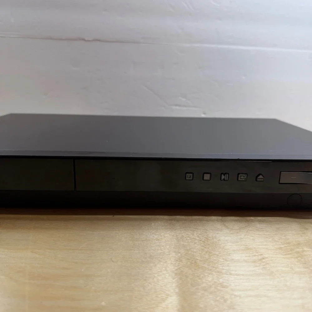 Samsung Home Theater HT-EM35 DVD/Blu-ray Player HDMI Anynet+ Main Unit No Remote
